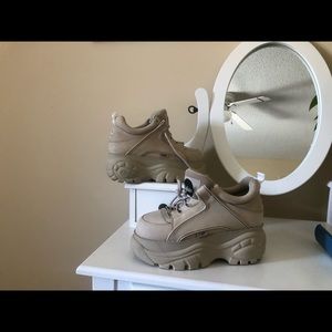 Buffalo London boots